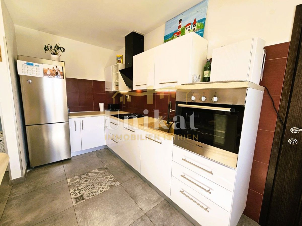 Villetta indipendente - piscina, garage e grande giardino